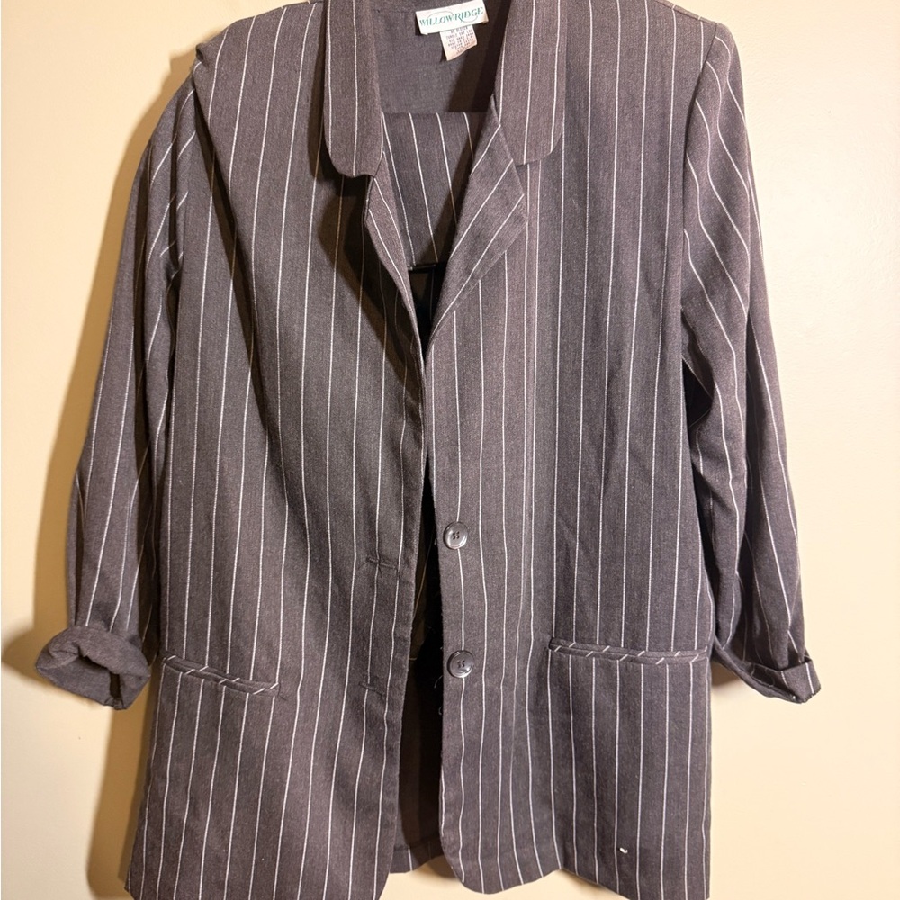 Vintage Women’s Gray Pinstripe Blazer and skirt